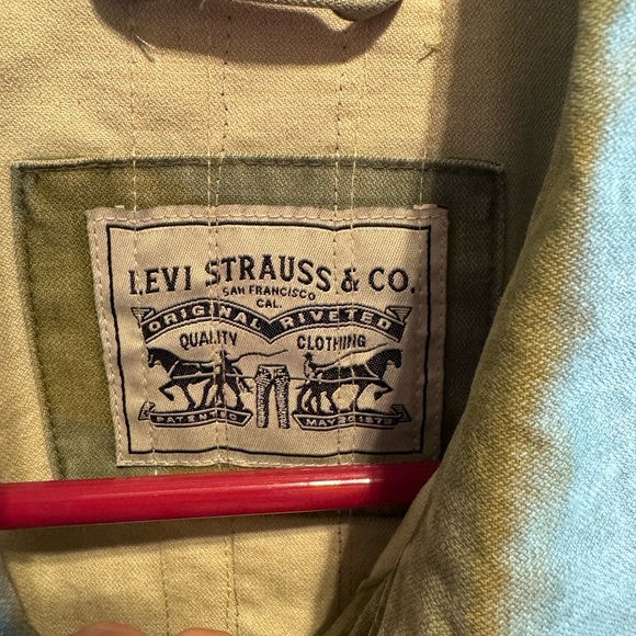 Levi's Green Camouflage Jean Jacket with Star Details - Picture 8 of 16